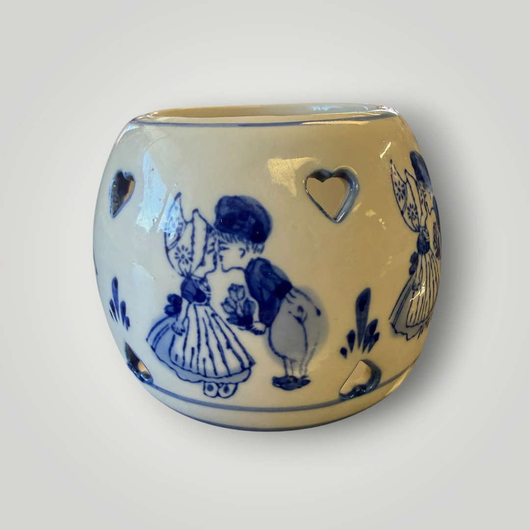 Delft Blue Holland Kissing Couple Heart Tealight Holder