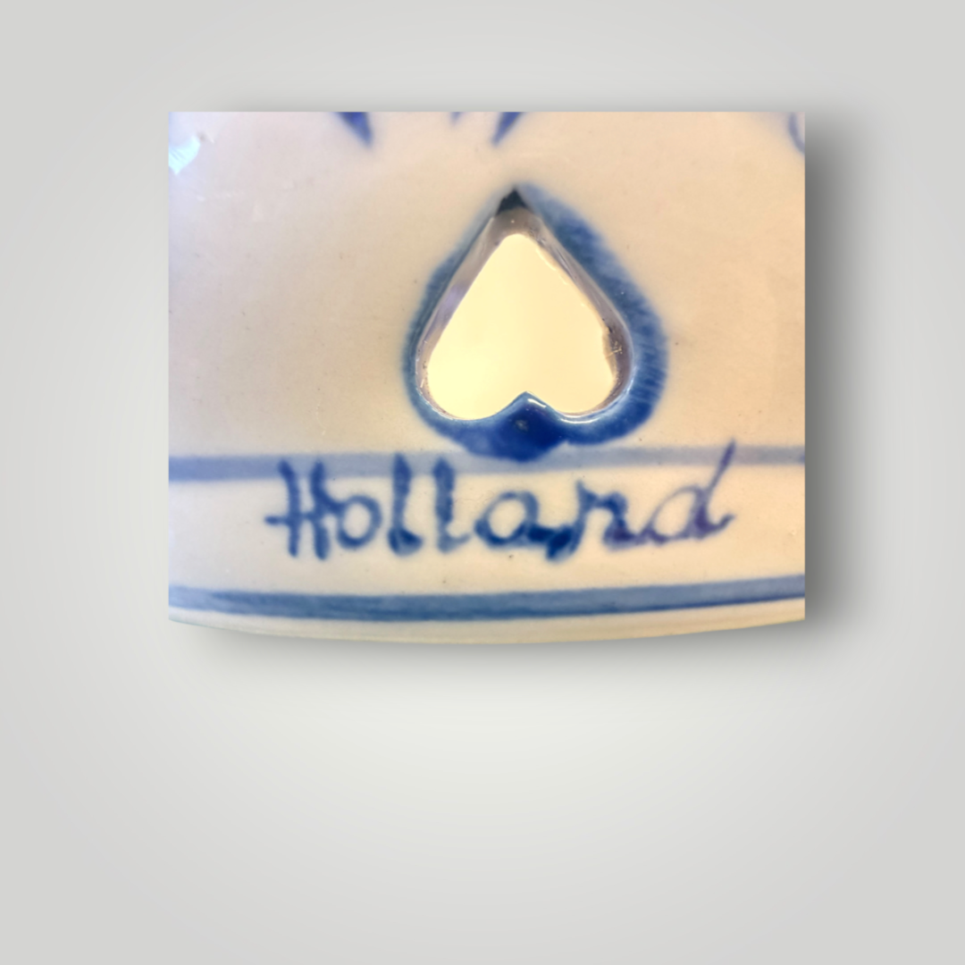 Delft Blue Holland Kissing Couple Heart Tealight Holder