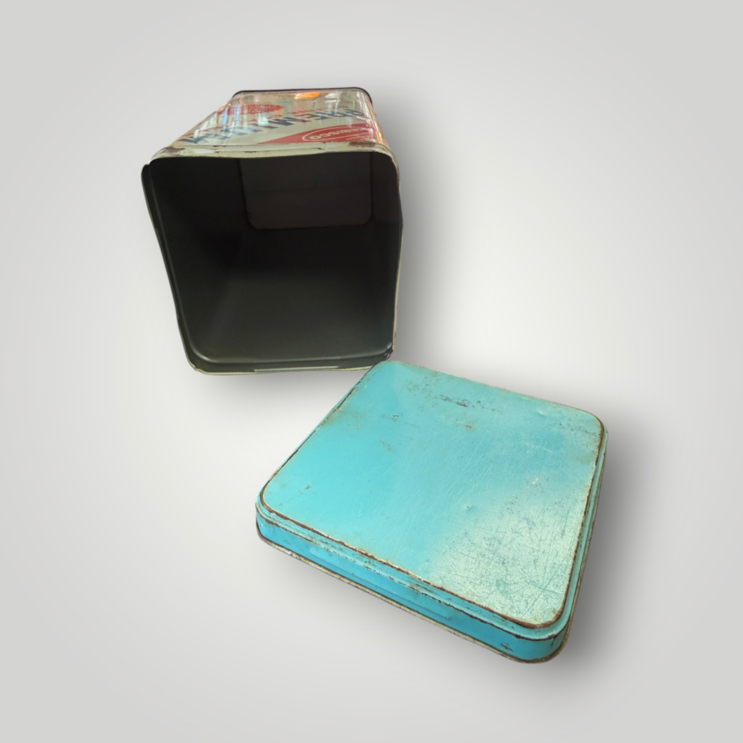 Vintage 1960s Nabisco Premium Saltine Crackers Tin – Turquoise Lid