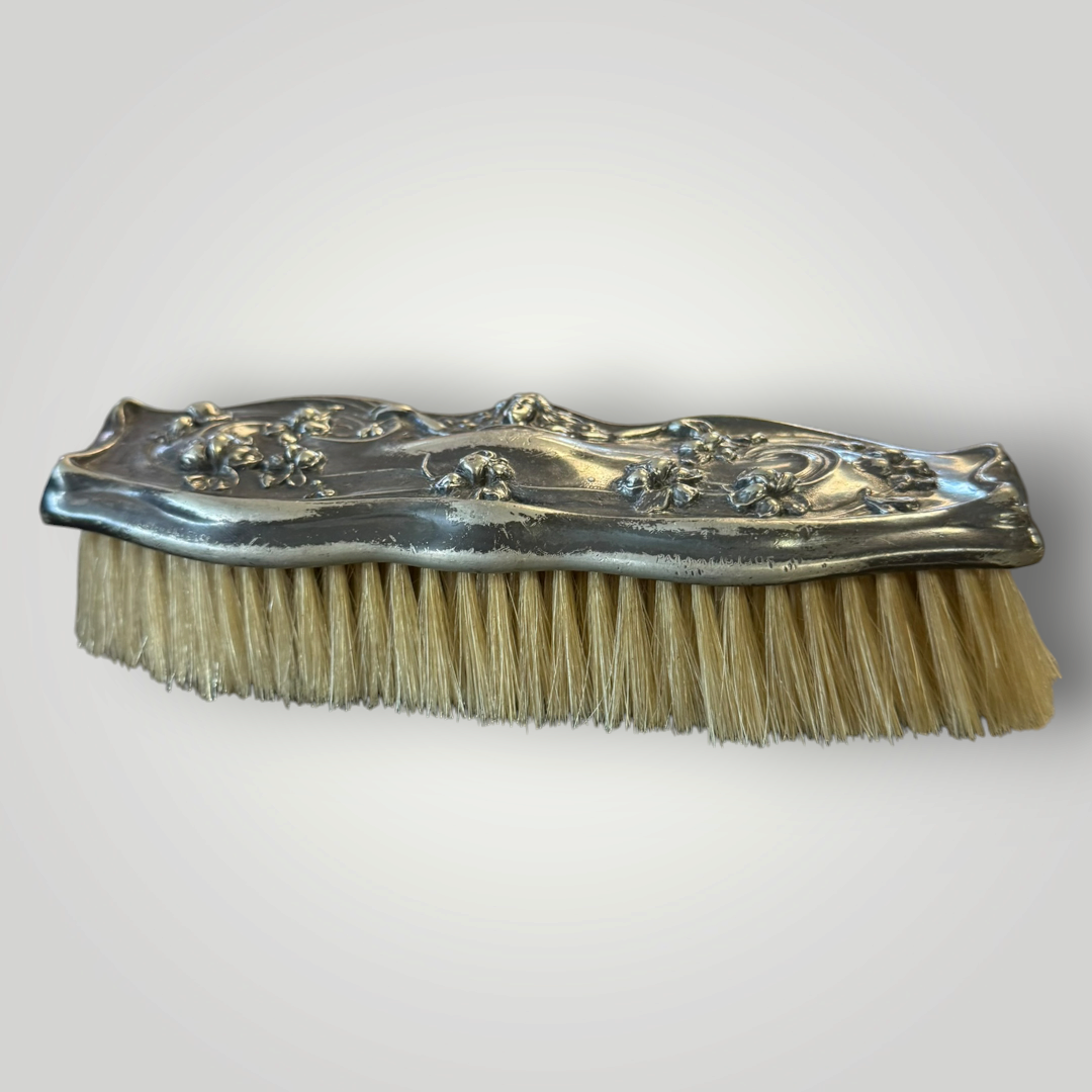 Vintage Art Nouveau-Style Floral Vanity Brush – Engraved 1907
