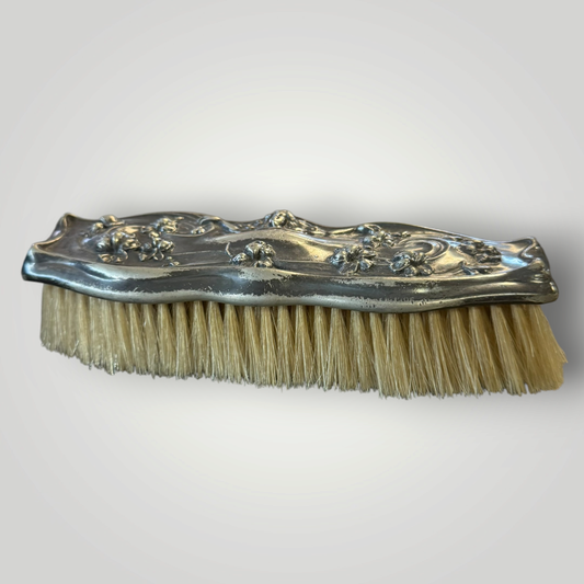 Vintage Art Nouveau-Style Floral Vanity Brush – Engraved 1907
