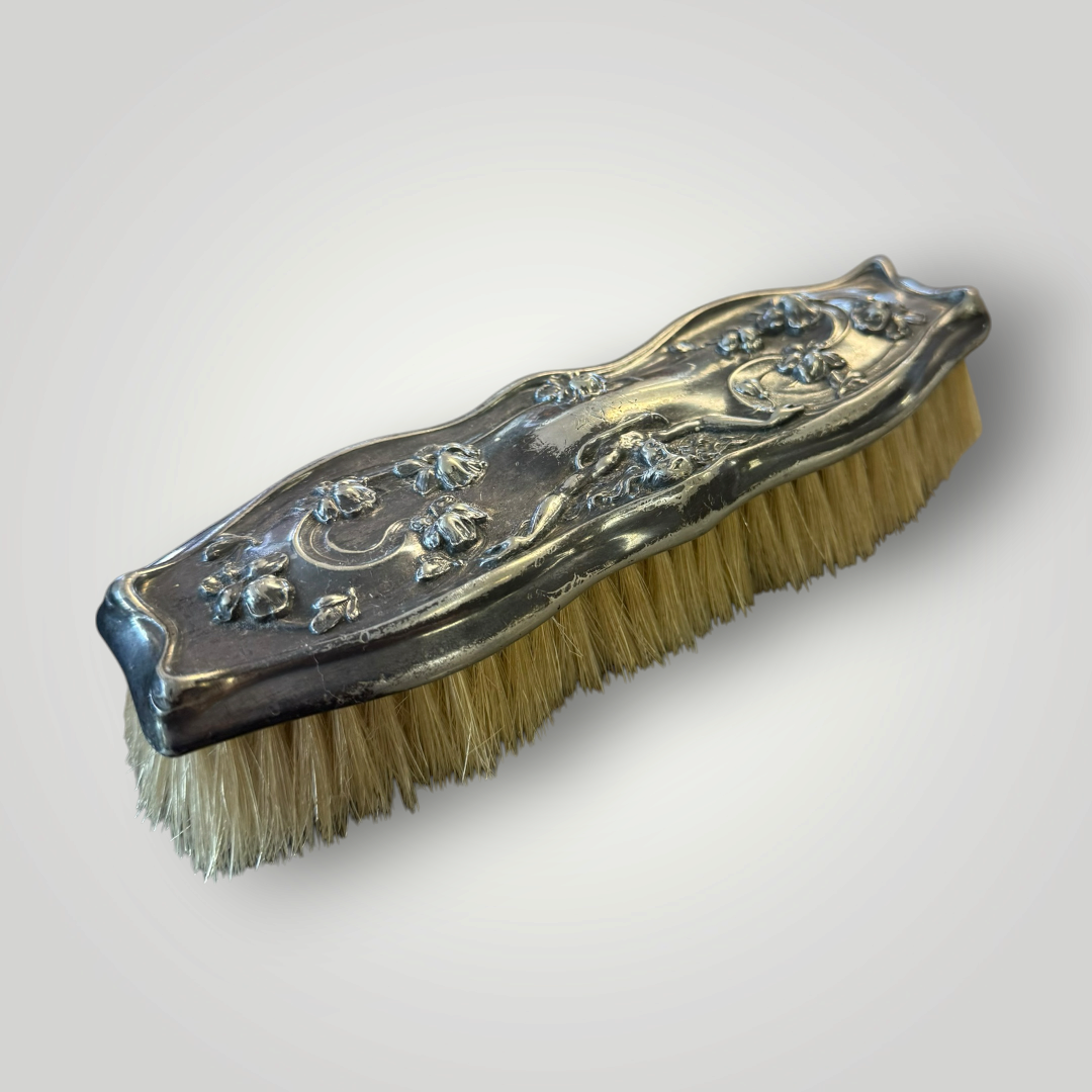 Vintage Art Nouveau-Style Floral Vanity Brush – Engraved 1907